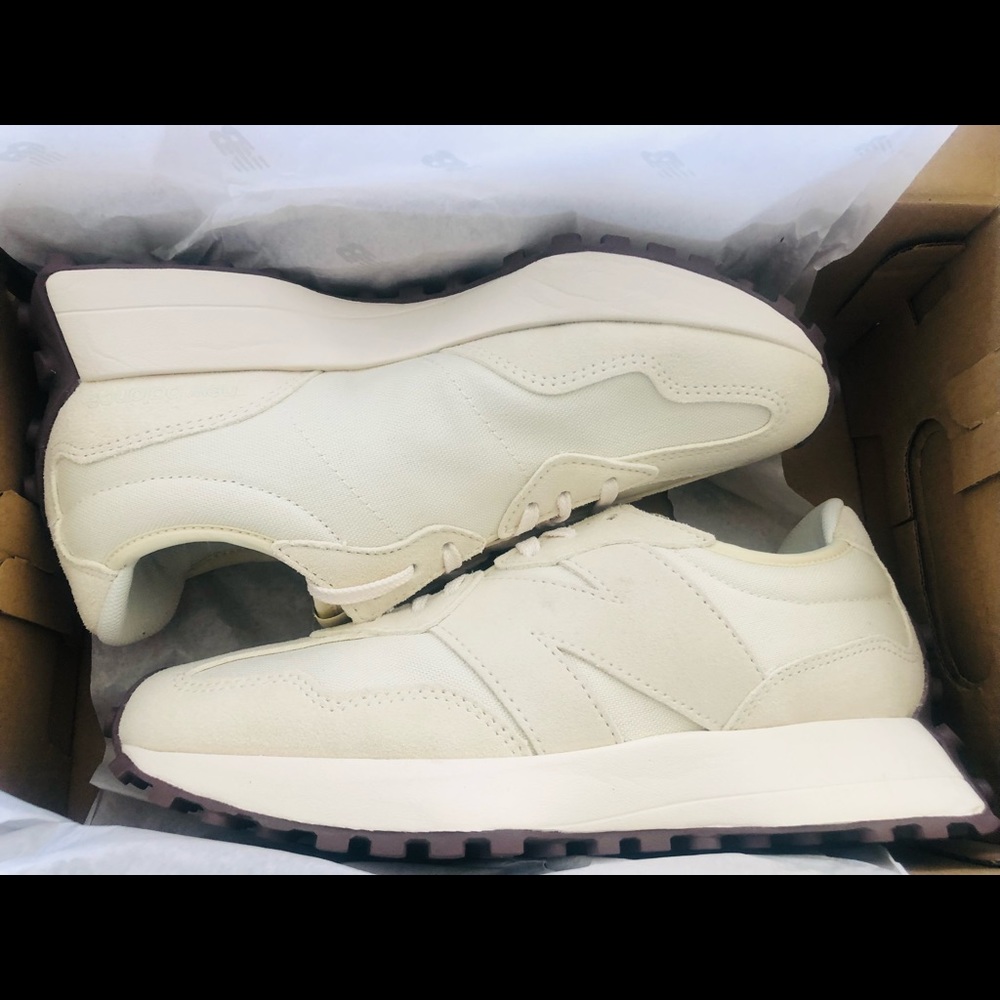 New Balance 327 Angora & Sea Salt
